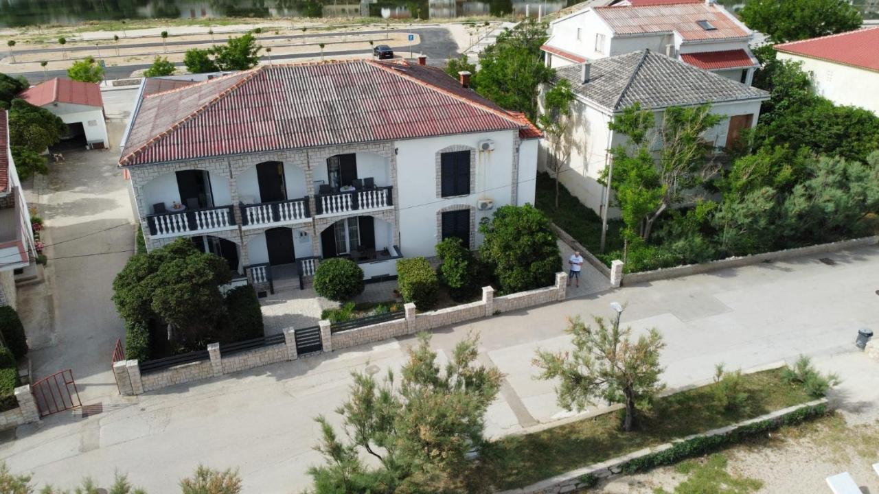 Rooms & Apartments Kaurloto Pag Town Luaran gambar
