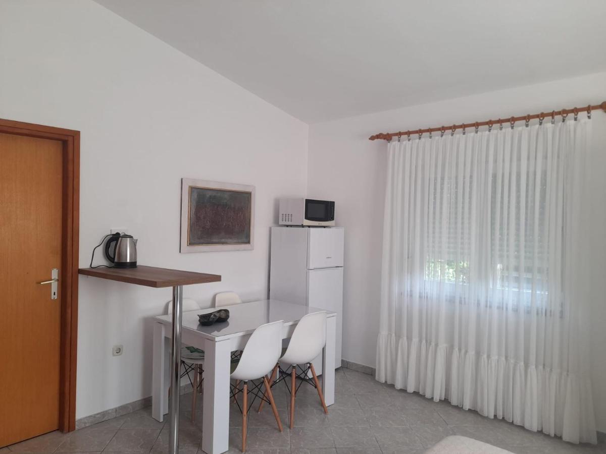 Rooms & Apartments Kaurloto Pag Town Luaran gambar