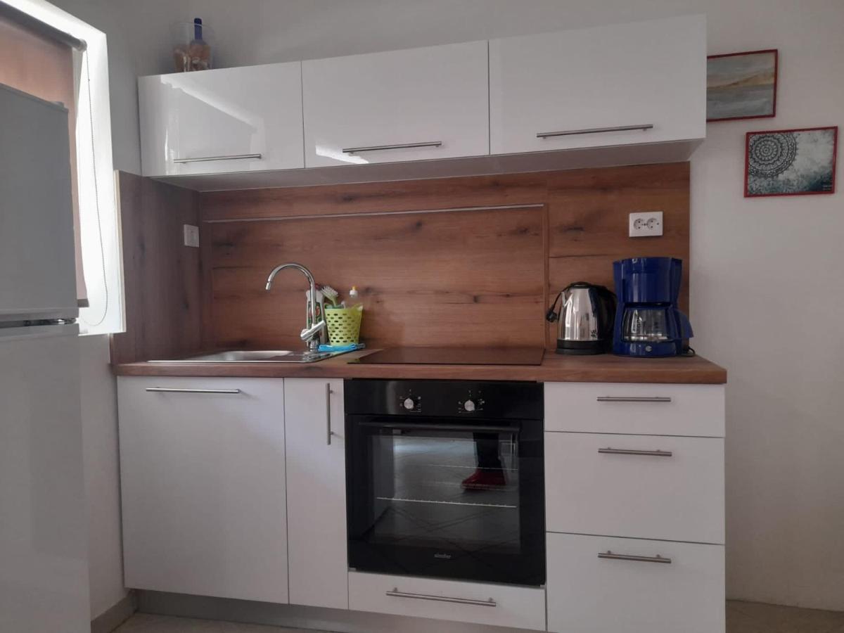 Rooms & Apartments Kaurloto Pag Town Luaran gambar