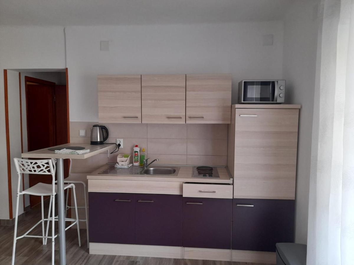 Rooms & Apartments Kaurloto Pag Town Luaran gambar
