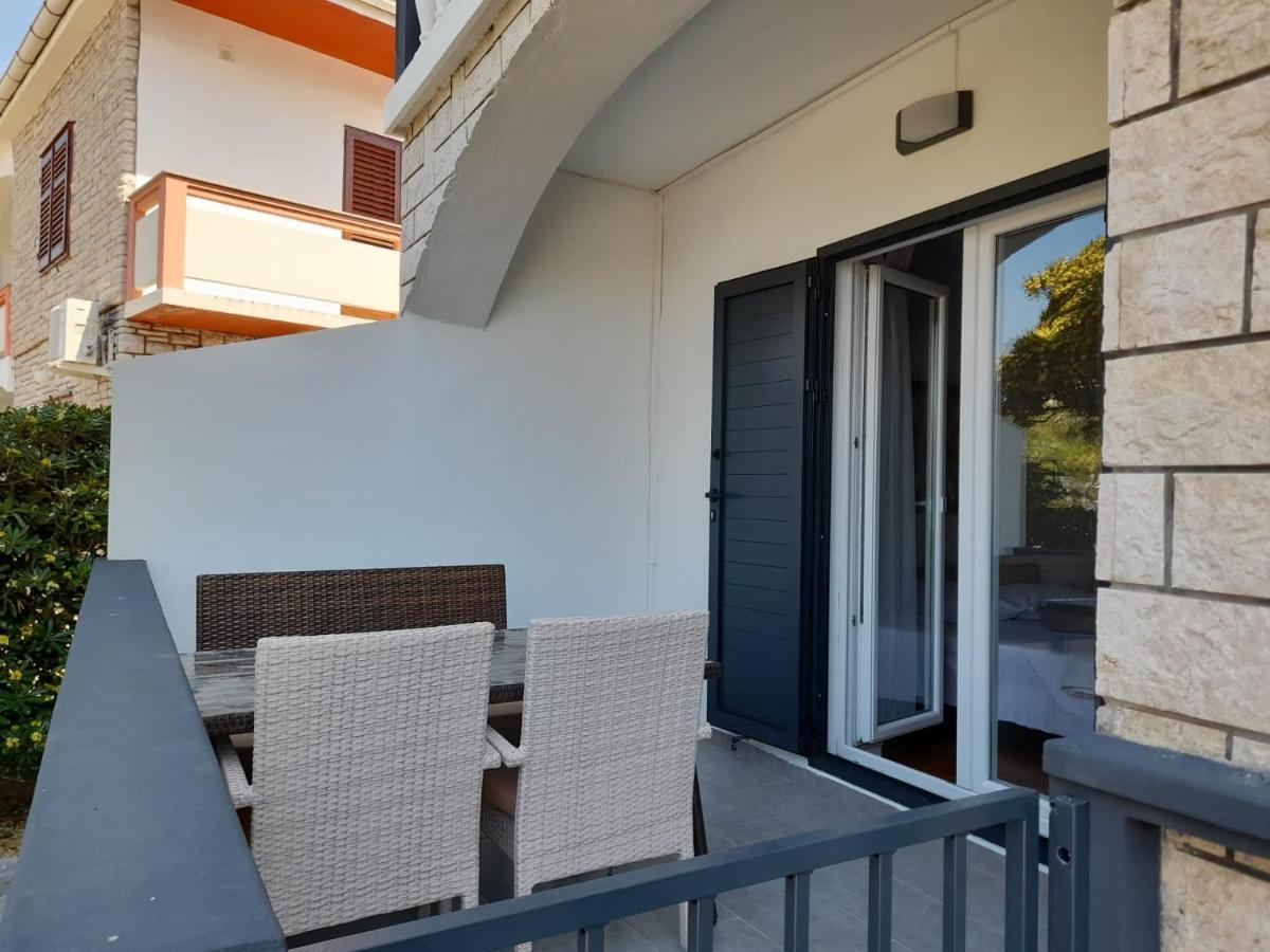 Rooms & Apartments Kaurloto Pag Town Luaran gambar