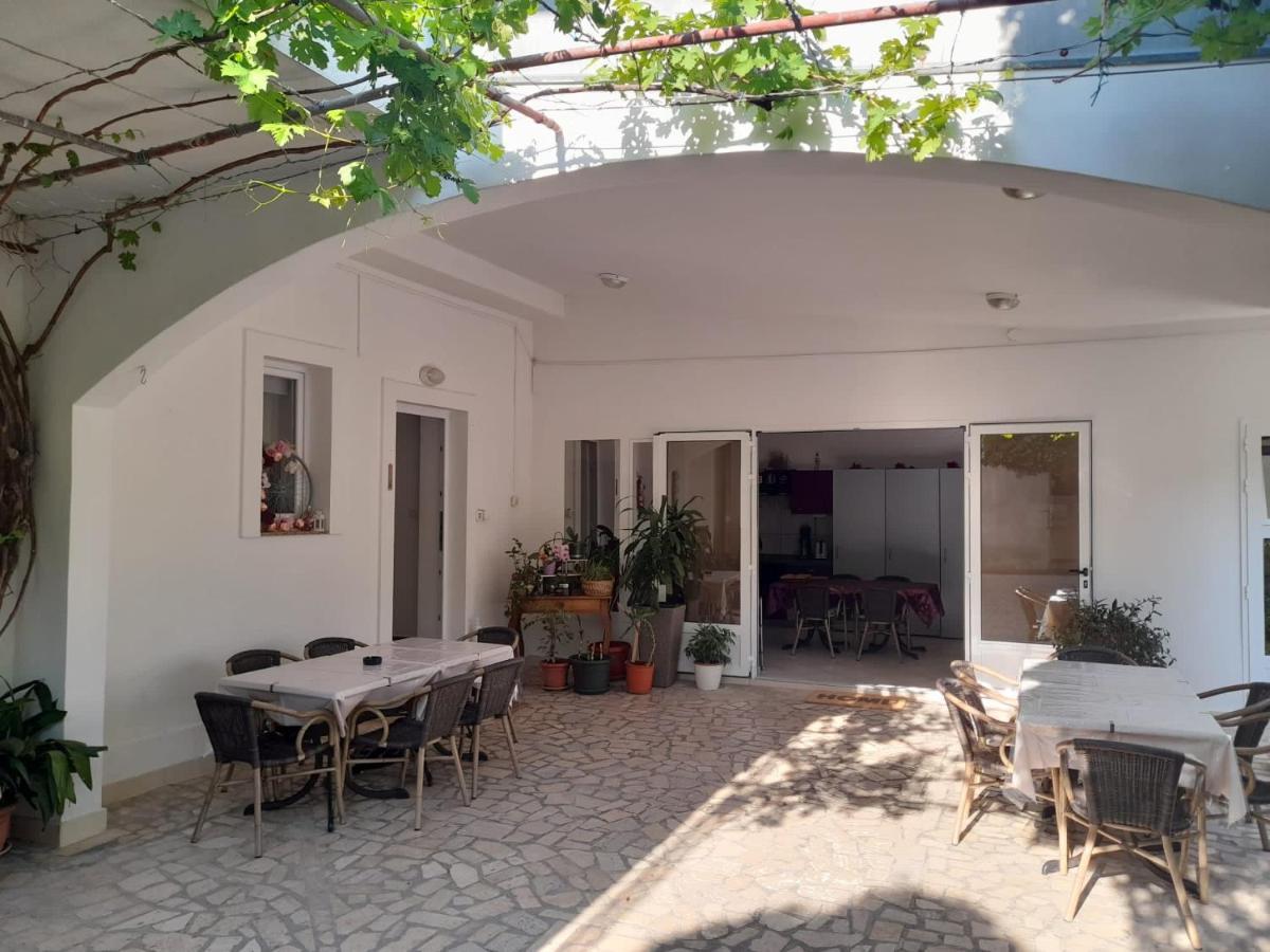 Rooms & Apartments Kaurloto Pag Town Luaran gambar