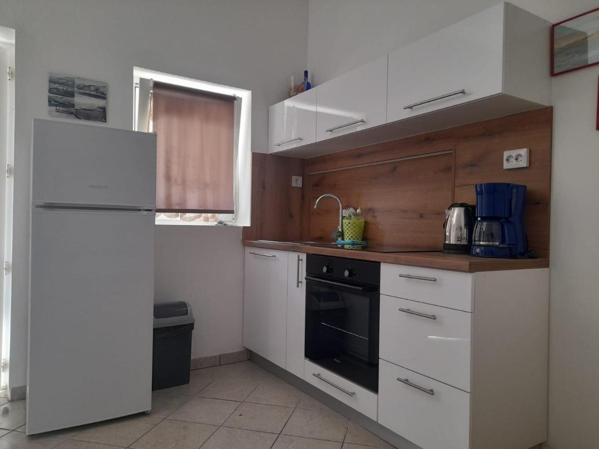 Rooms & Apartments Kaurloto Pag Town Luaran gambar