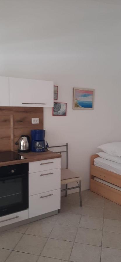 Rooms & Apartments Kaurloto Pag Town Luaran gambar