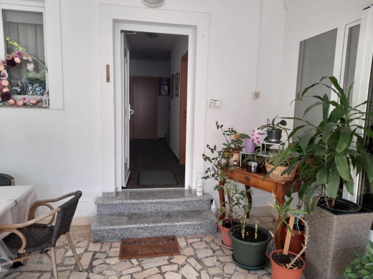 Rooms & Apartments Kaurloto Pag Town Luaran gambar