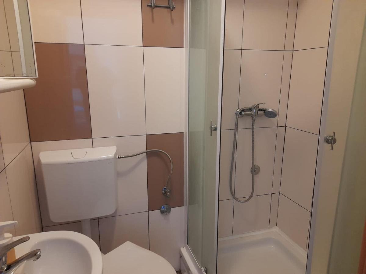 Rooms & Apartments Kaurloto Pag Town Luaran gambar