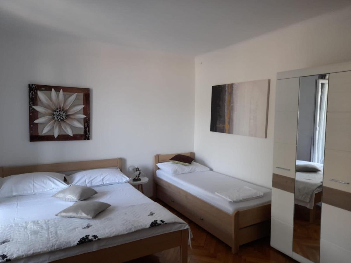 Rooms & Apartments Kaurloto Pag Town Luaran gambar