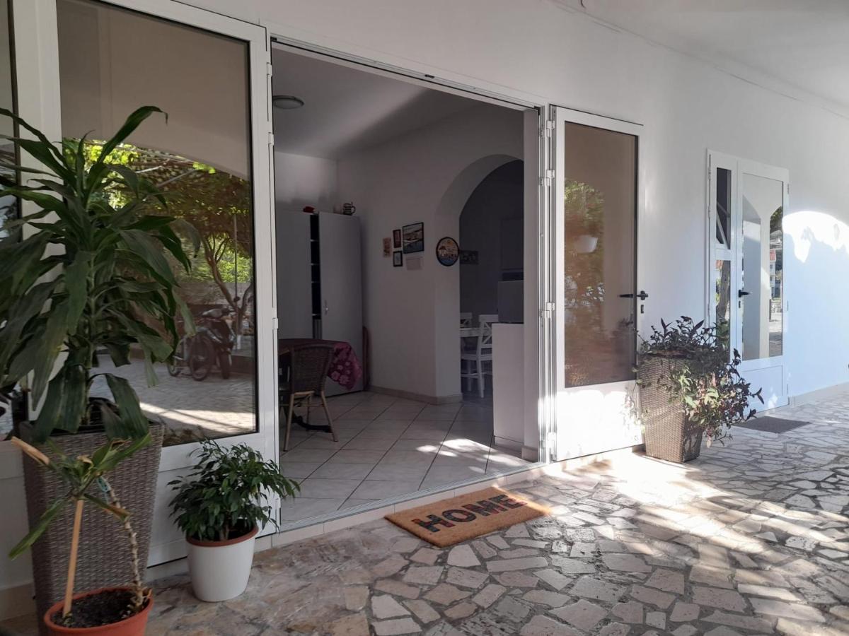 Rooms & Apartments Kaurloto Pag Town Luaran gambar