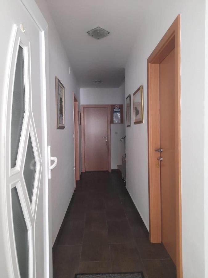 Rooms & Apartments Kaurloto Pag Town Luaran gambar