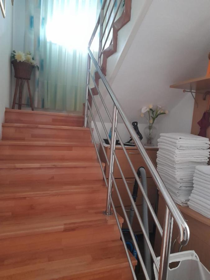 Rooms & Apartments Kaurloto Pag Town Luaran gambar