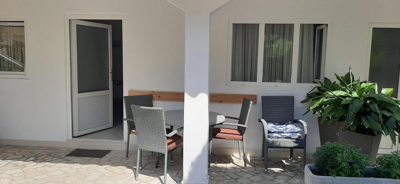 Rooms & Apartments Kaurloto Pag Town Luaran gambar