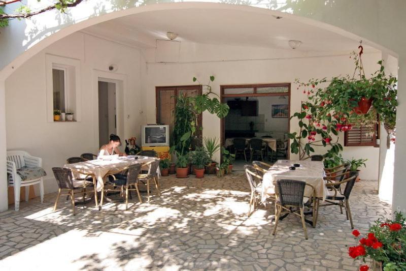 Rooms & Apartments Kaurloto Pag Town Luaran gambar