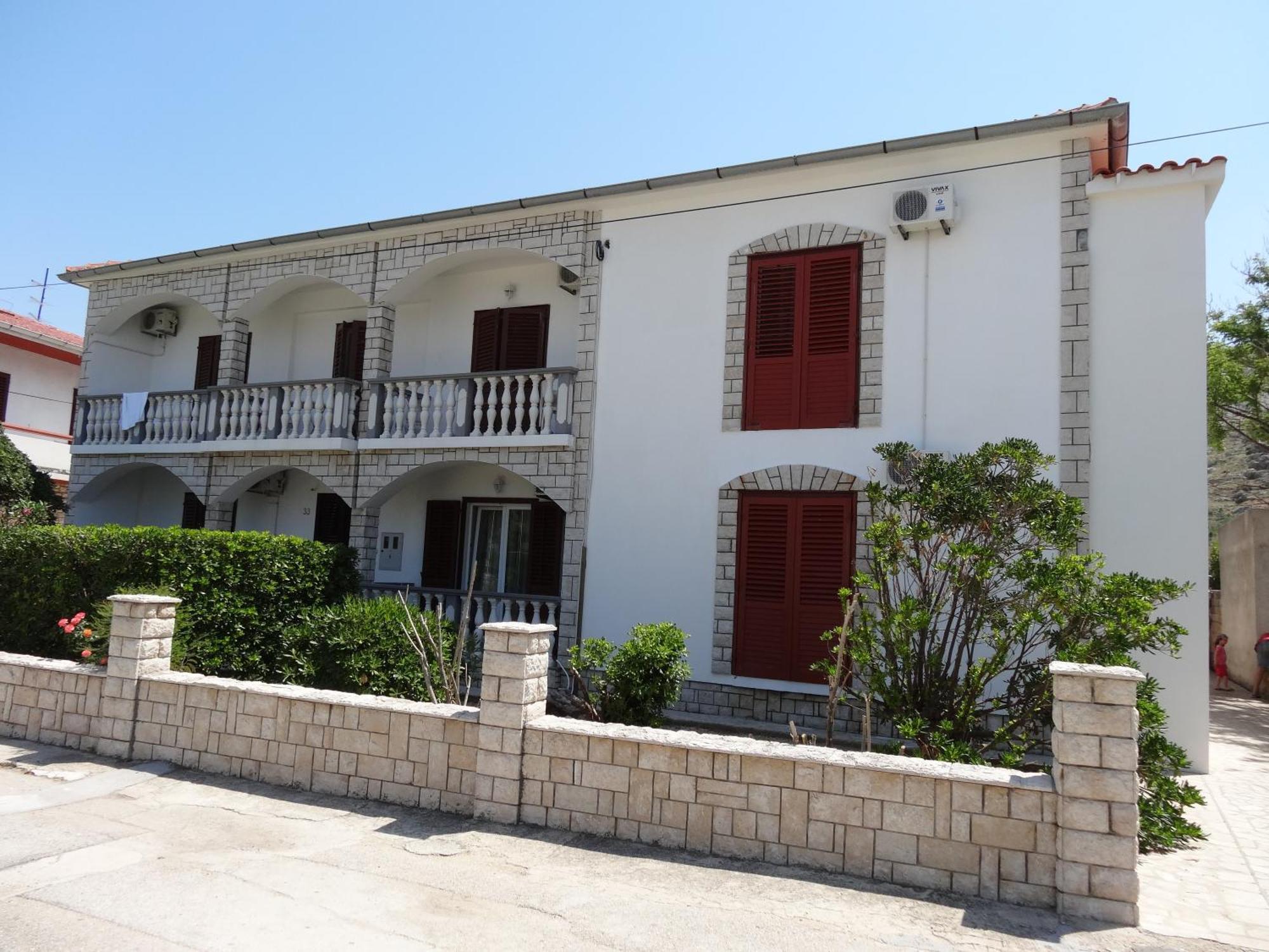 Rooms & Apartments Kaurloto Pag Town Luaran gambar