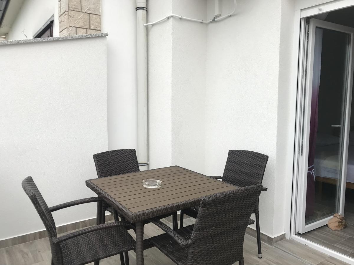 Rooms & Apartments Kaurloto Pag Town Luaran gambar