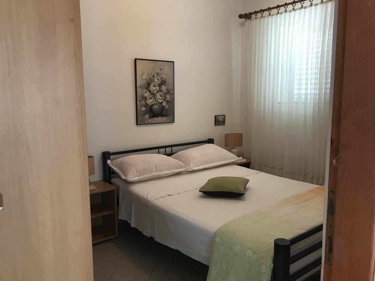 Rooms & Apartments Kaurloto Pag Town Luaran gambar